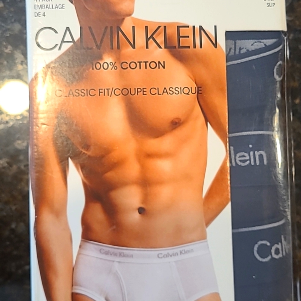 Calvin Klein Classic Fit Briefs 4- Pack
